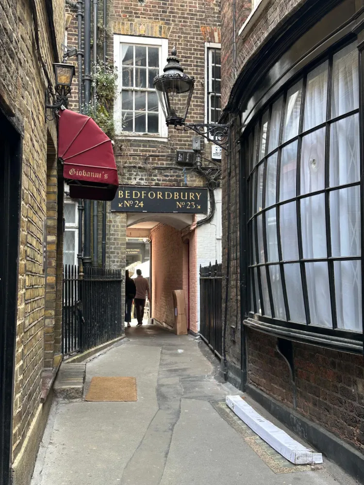 notturn alley londra