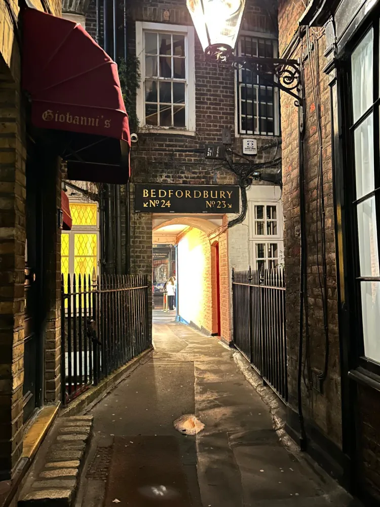 notturn alley londra