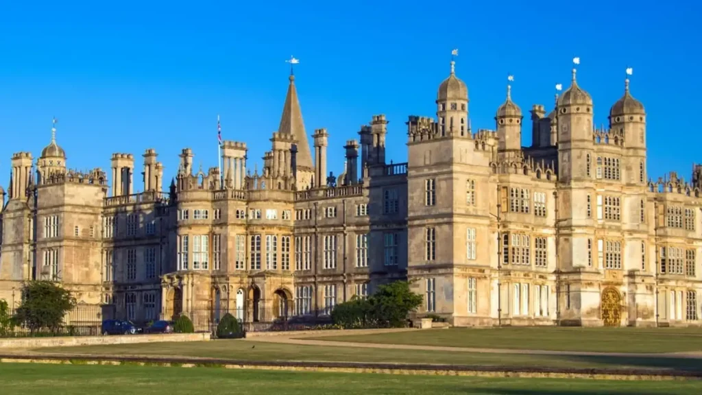 Veduta di Burghley House 