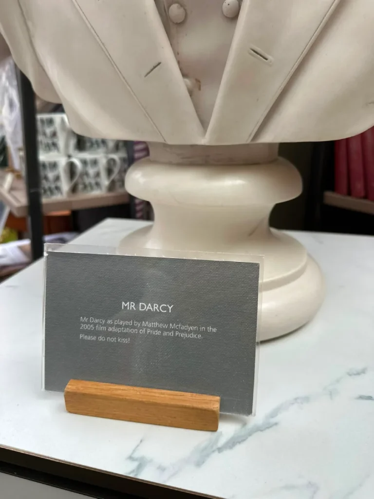 busto mr darcy chatsworth house